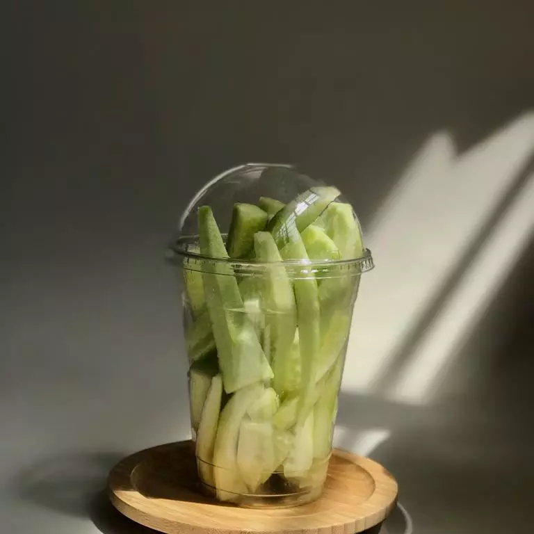 CAJA DE FRUTAS VIXY ,PEPINO.