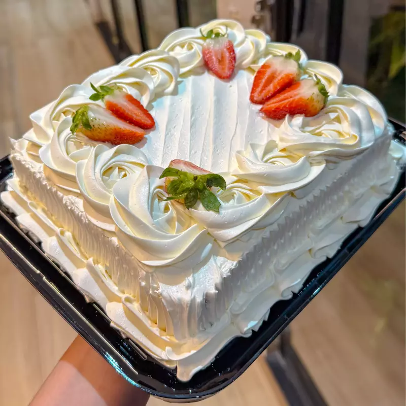 Bolo ninho c/ geléia de morango1.5kg