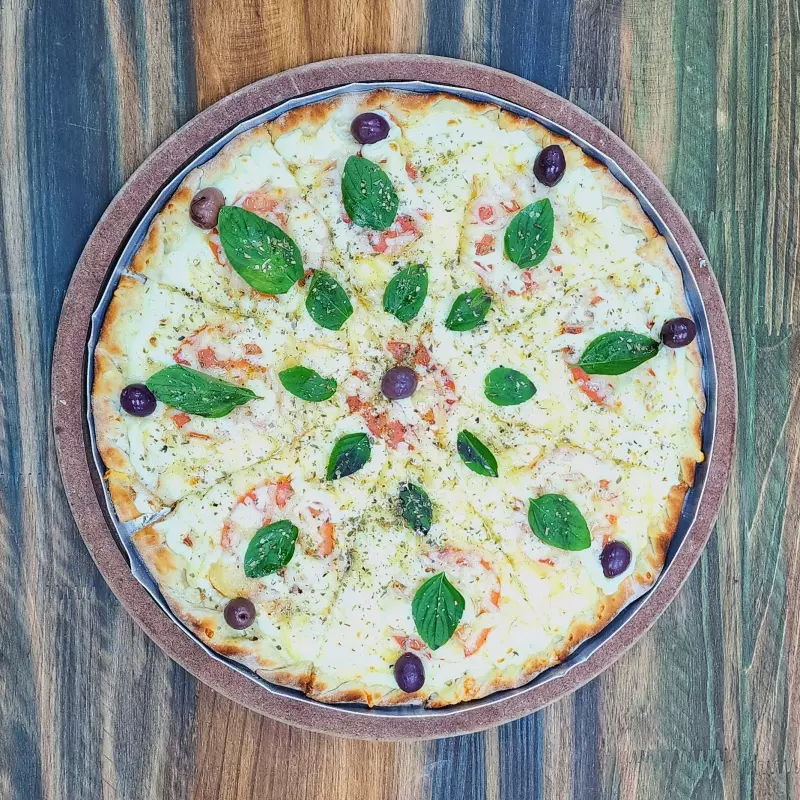 Pizza Marguerita com Parmesão (208)