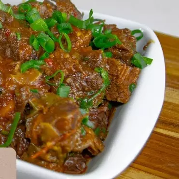 CARNE COZIDA DE BOI  COM BATATAS