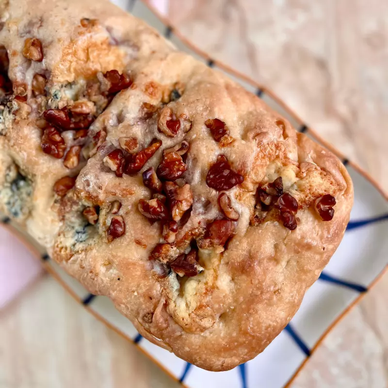 Focaccia de Nozes com Gorgonzola