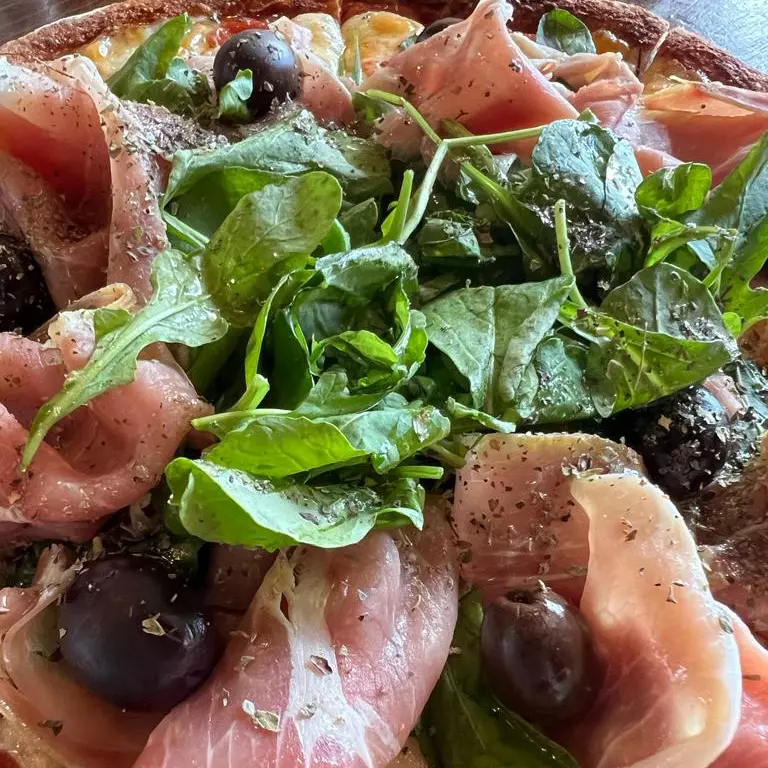 Rúcula y Jamón Crudo