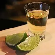 Dose de cachaça orgânica