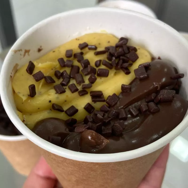 BOLO NO COPO CHOCOMARA.