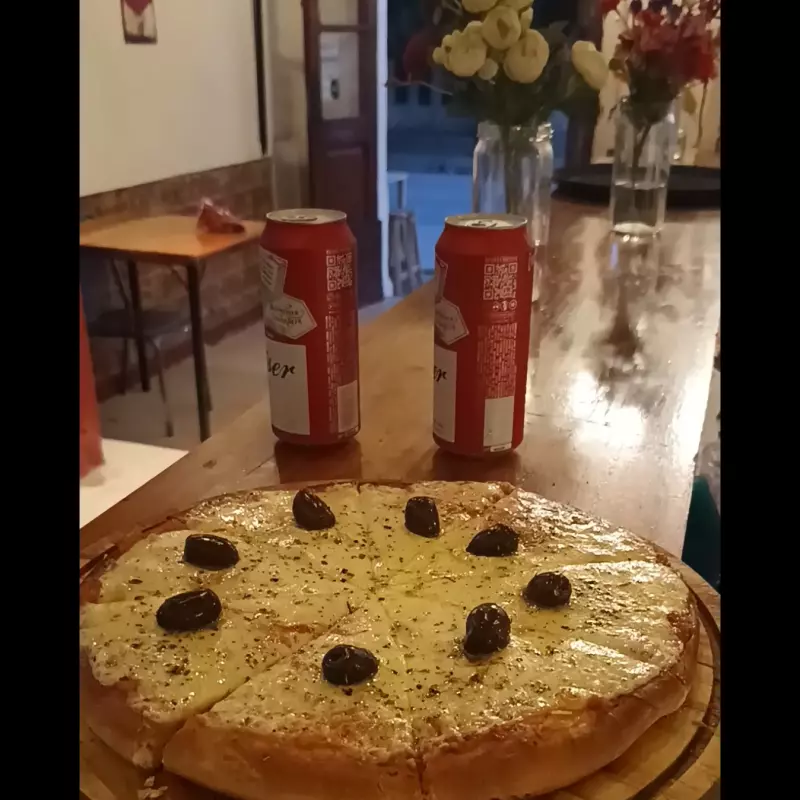 1 Muzza + 2 cervezas😋