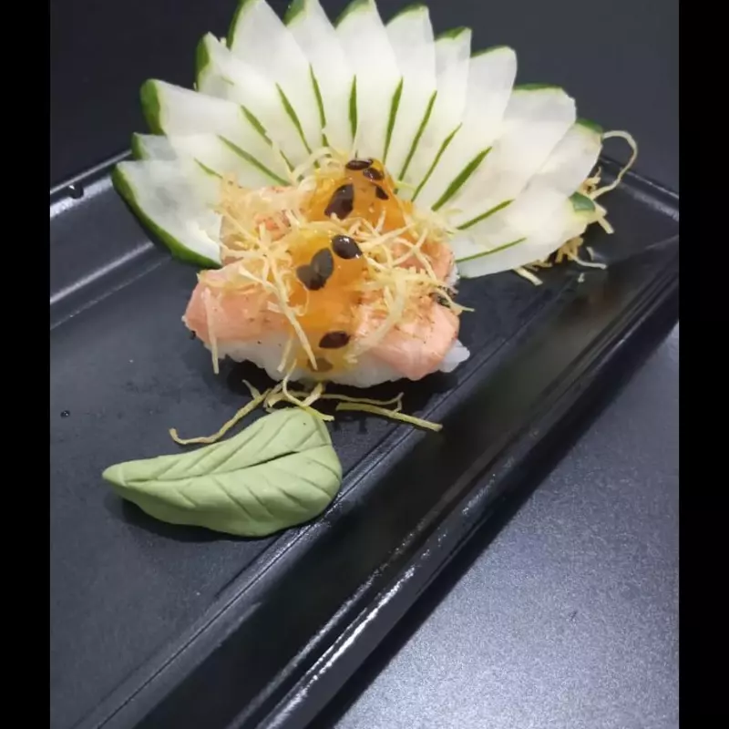 NIGUIRI SALMÃO COM MARACUJA (2UN)