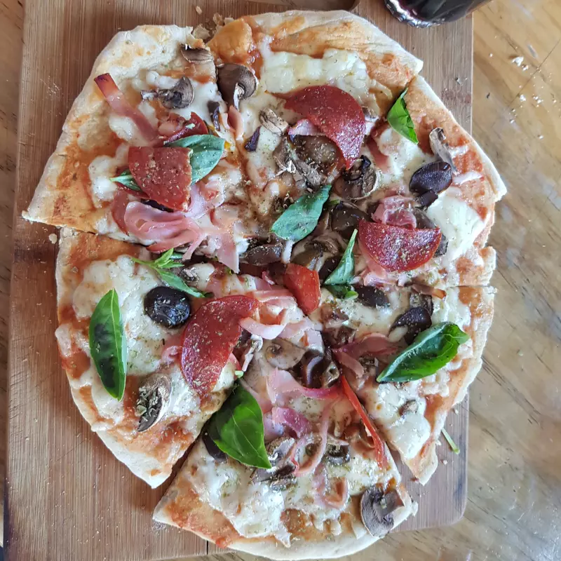 Pizza mediterranea