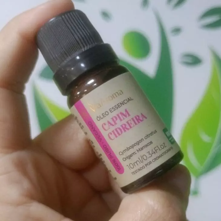 Óleo essencial capim cidreira