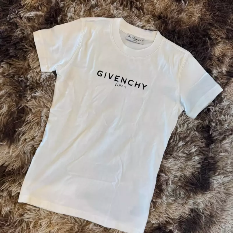 GIVENCHY