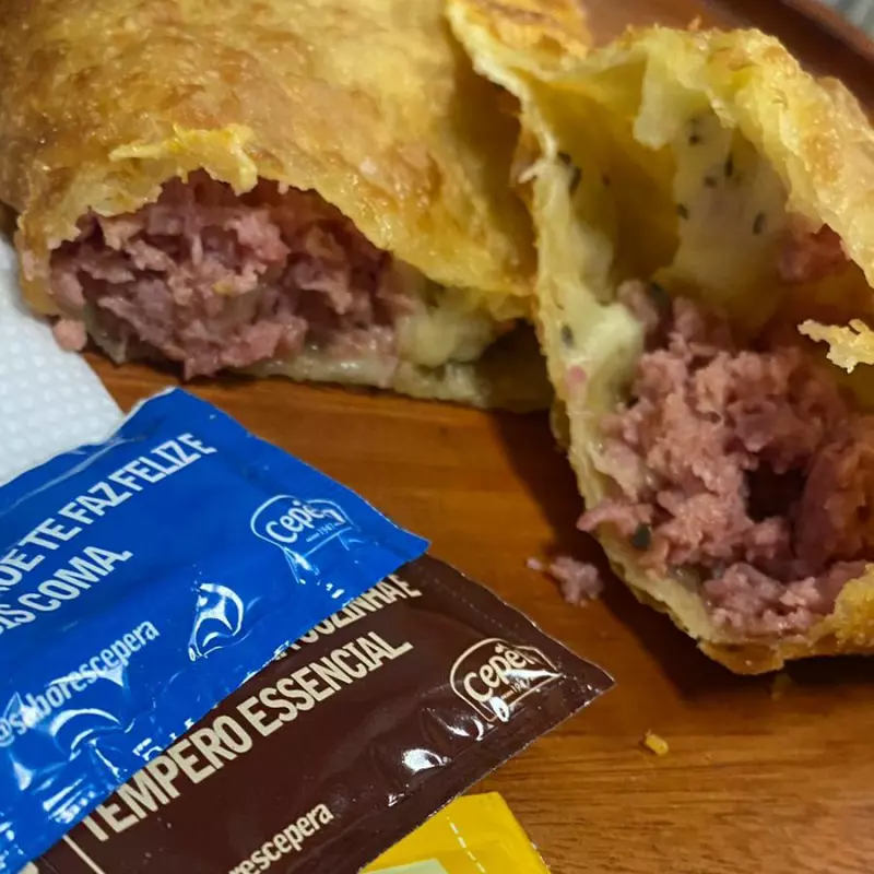 Calabresa Com Cheddar