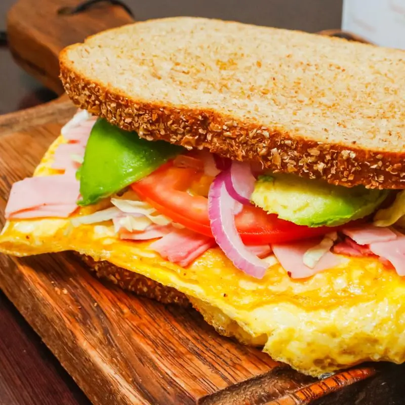 Sandwich de Huevo con Jamon
