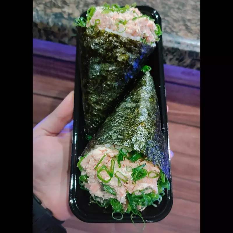 2 Temaki salmão grelhado médio