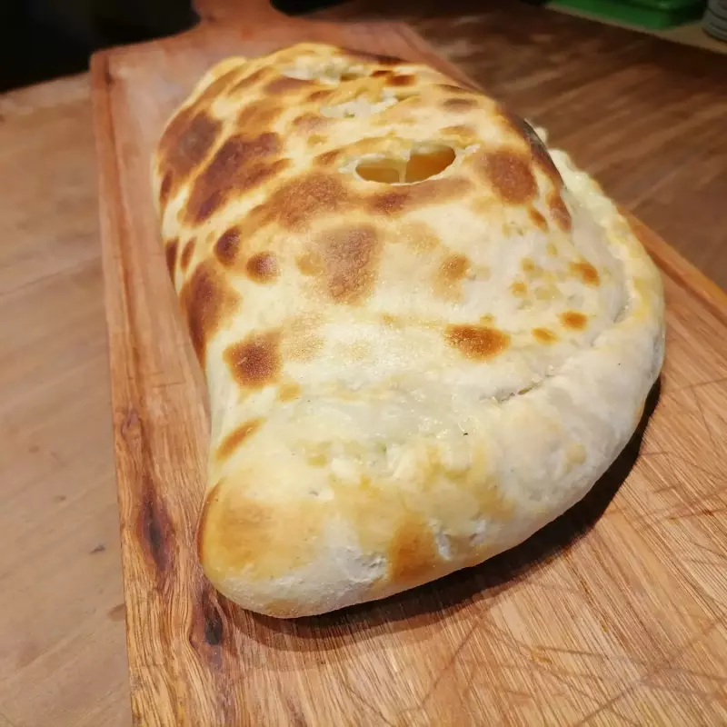 CALZONE NAPOLITANO