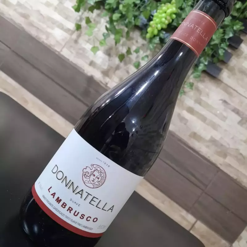 Donatella Tinto suave Lambrusco