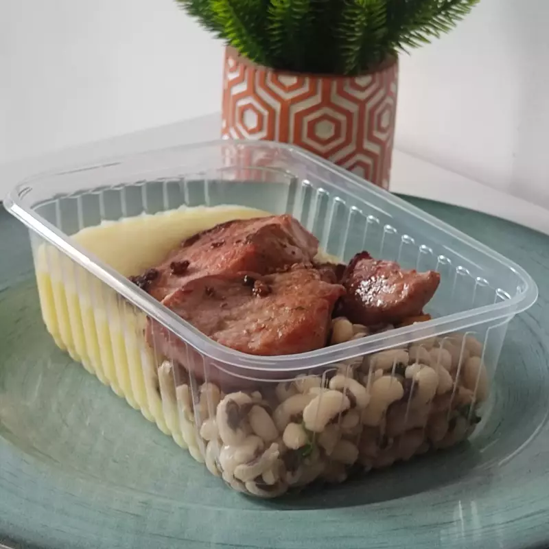 Suino com purê de aipim