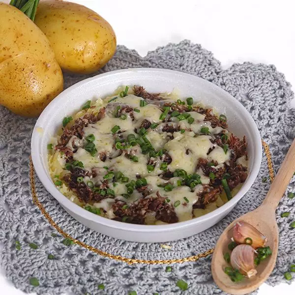 Costela Desfiada com Mussarela