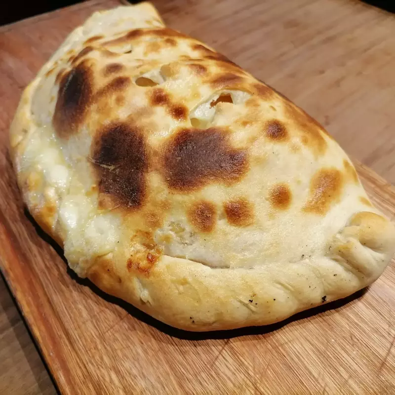 CALZONE CAPRESSE