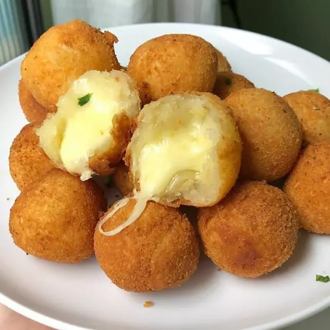 Bolinha de queijo
