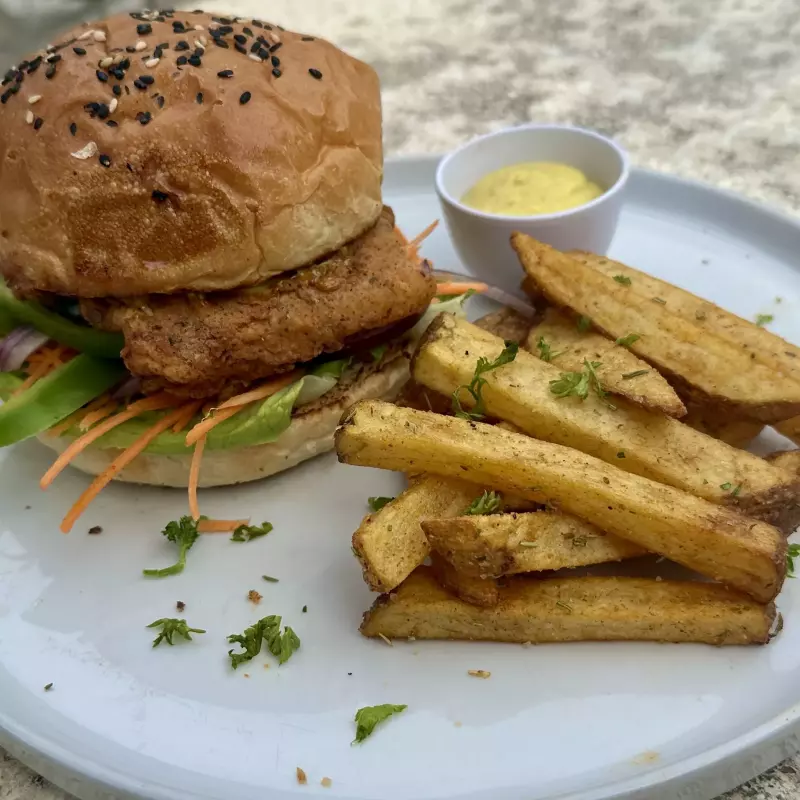 buttermilk fried chicken burger G