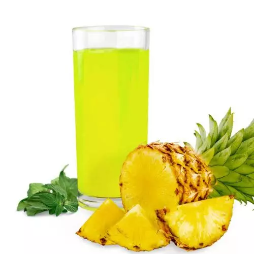 Suco abacaxi com hortelã