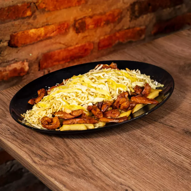 Salchipapa choripapa