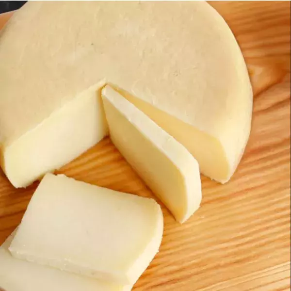 Minas Meia Cura Vila Caipira ±780g