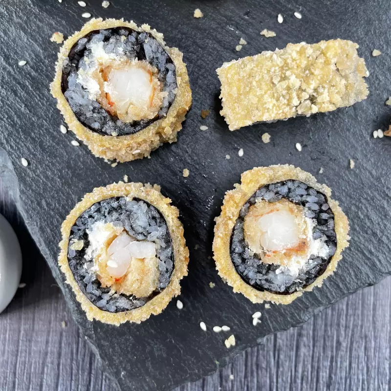 Hot Black Langostino Roll  x 8 u
