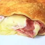 PASTEL DE CALABRESA COM CATUPIRY