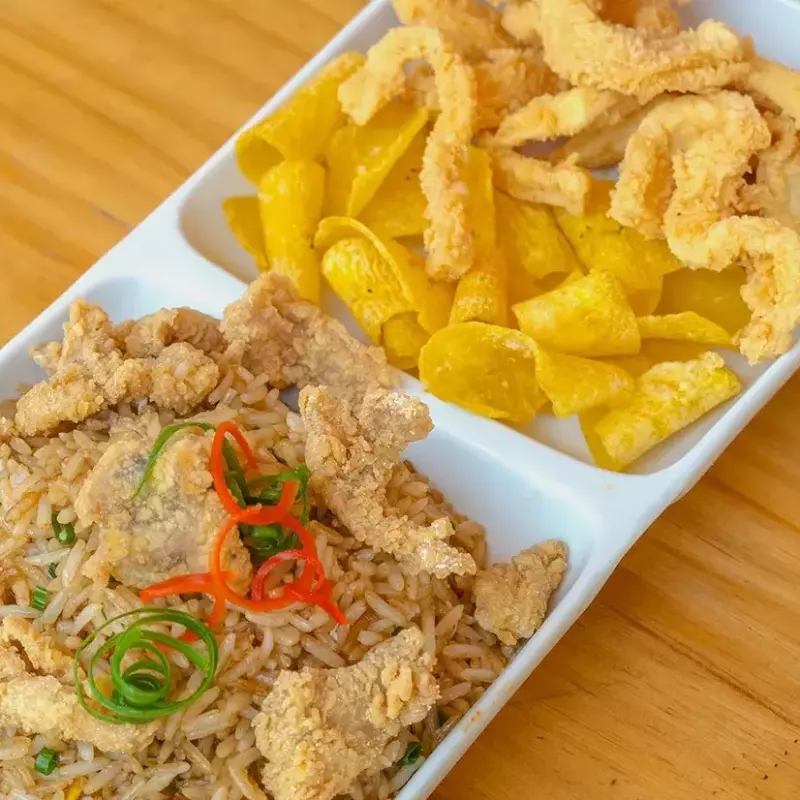Duo Chaufa + Chicharron