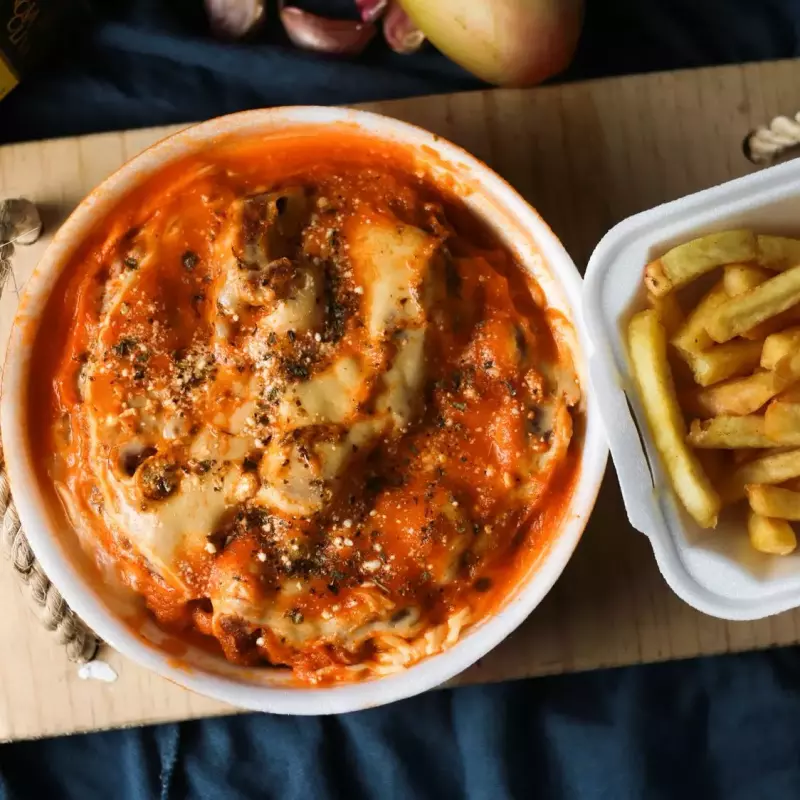 PARMEGIANA DE FRANGO