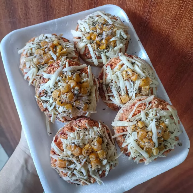 Mini pizza frango com milho (6 und)