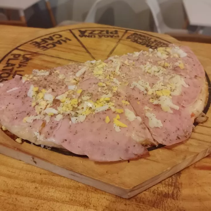 Media (1/2) Pizza jamon y Huevo