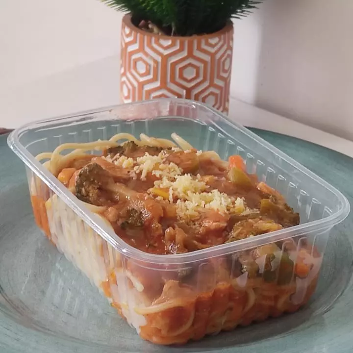 Linguine com Atum e legumes(copy)