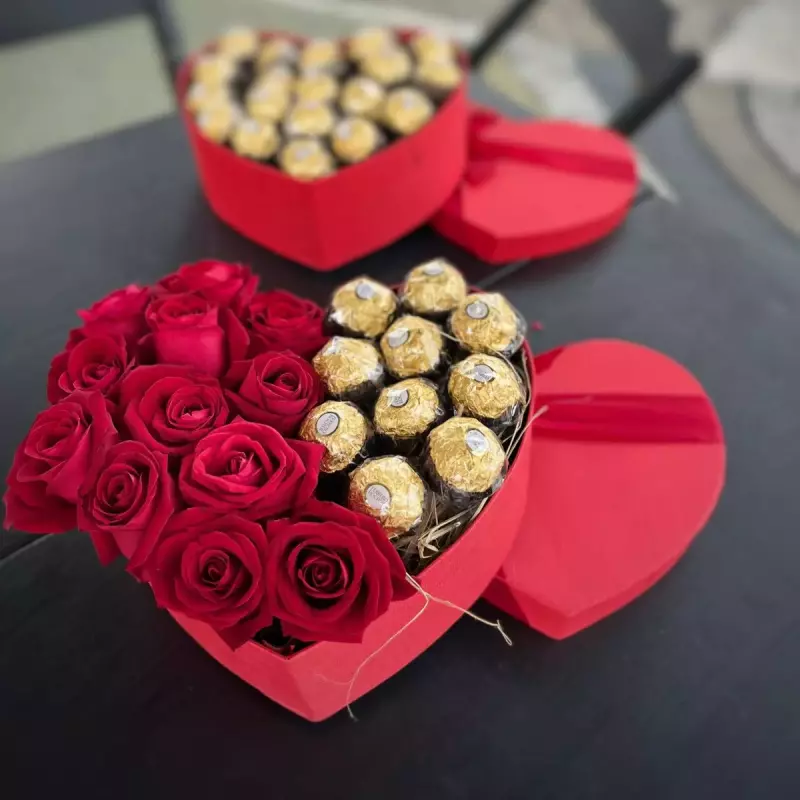 12 rosas + 10 ferreiro