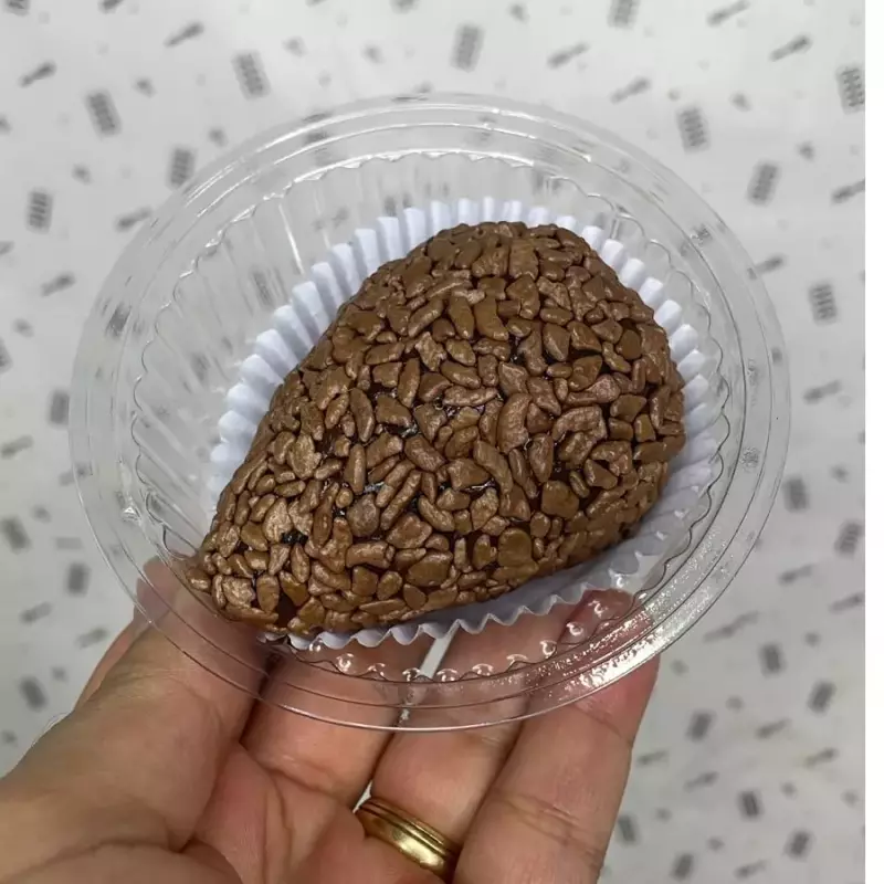 Coxinha de Morango - Brigadeiro