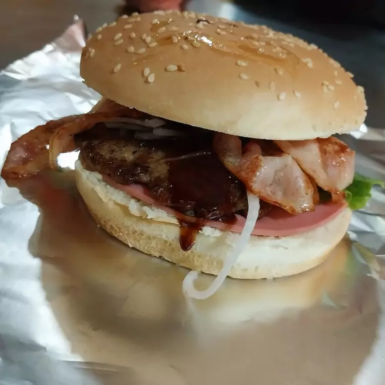 TOCY BURGER