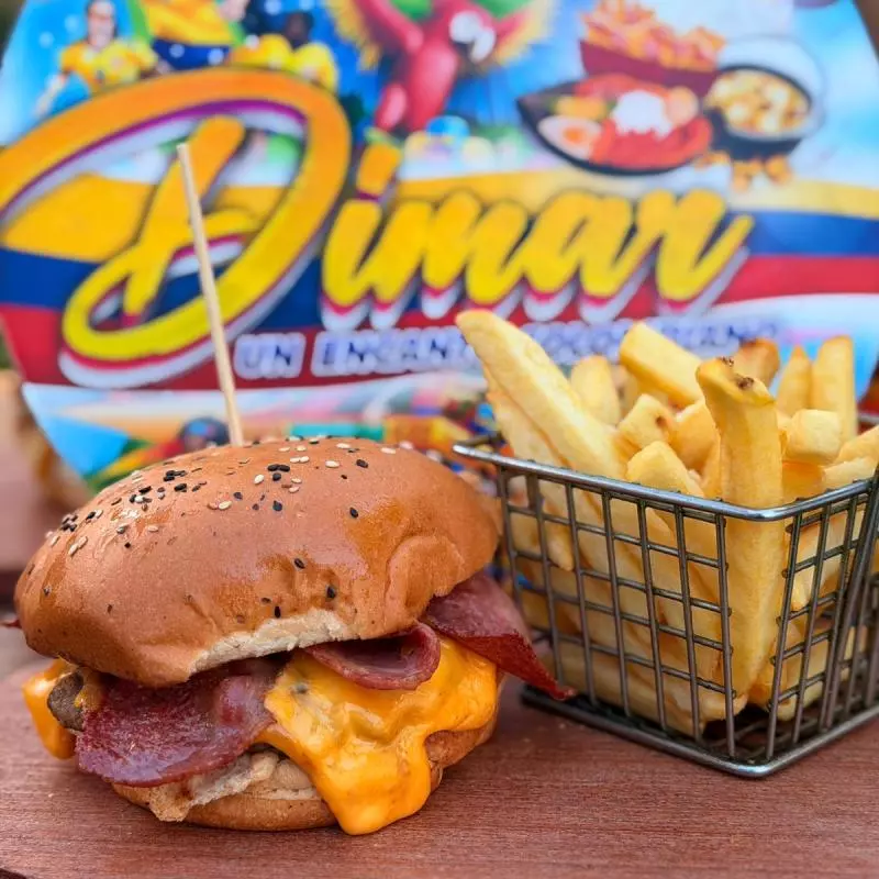 Cheese Bacon Burguer + Papas Fritas