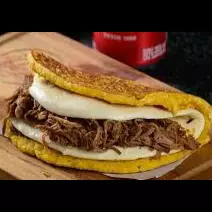 Cachapa 1 Q/Mano y Carne Mechada.