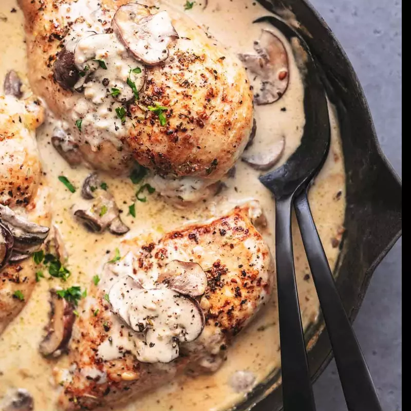 Pechuga en salsa de champiñones