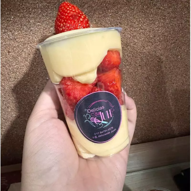 Copo da felicidade Bombom de morango