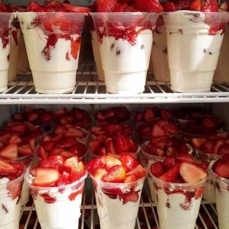 FRESAS CON CREMA