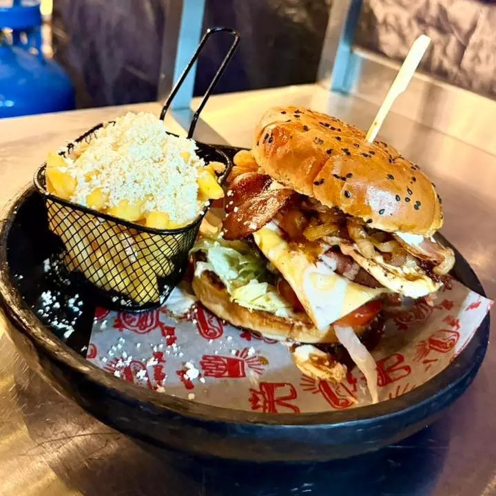 Bueguer pollo