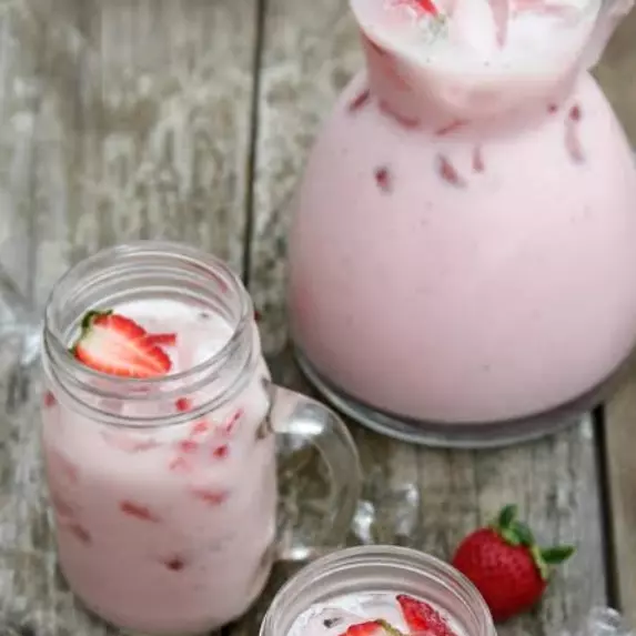 🍓 Agua de Fresa de Leche