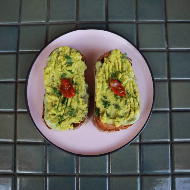 TORRADA COM AVOCADO | AVOCADO TOAST