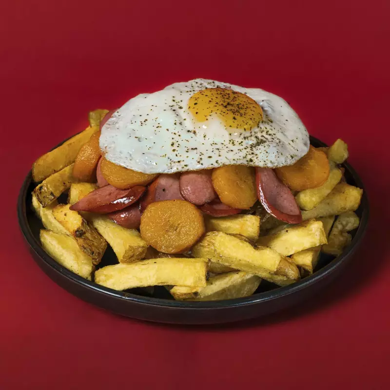 SALCHIPAPA A LO POBRE