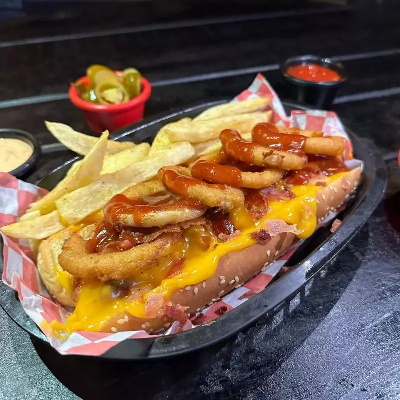 Hot dog BBQ Aros y Tocino