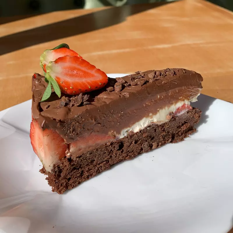 BROWNIE COM MORANGO LOW CARB