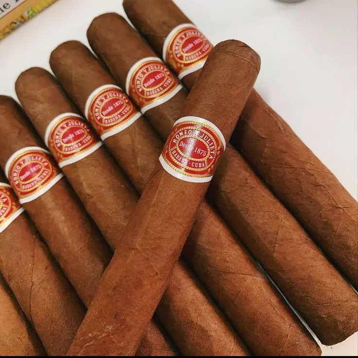 CHARUTO ROMEO E JULIETA M FLEU