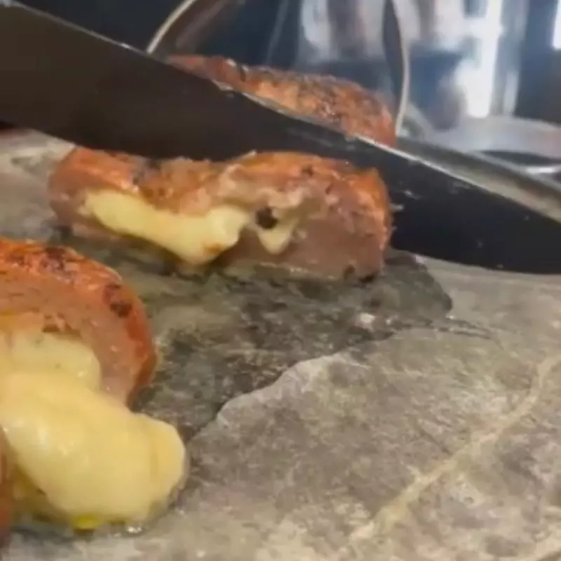 Manta Suína com 2 Queijos