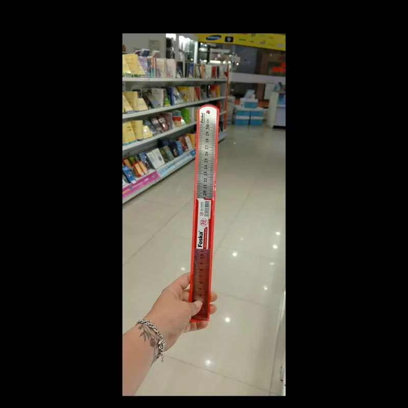 Regla metalica de 30cm Foska.